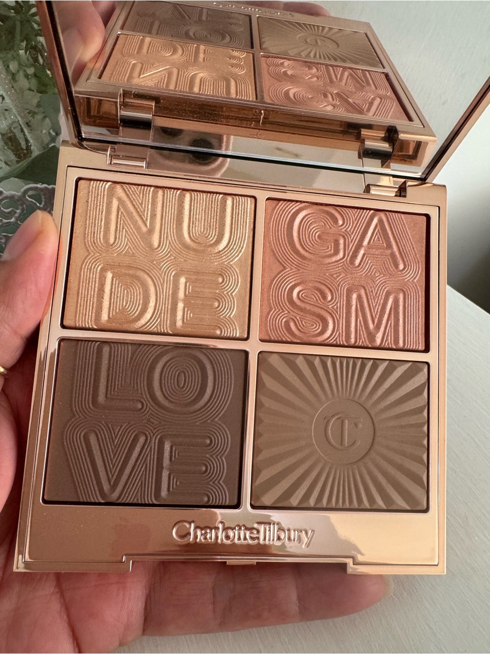 Charlotte Tilbury Face Palette — Champagne, Peach, Warm Brown, Taupe
